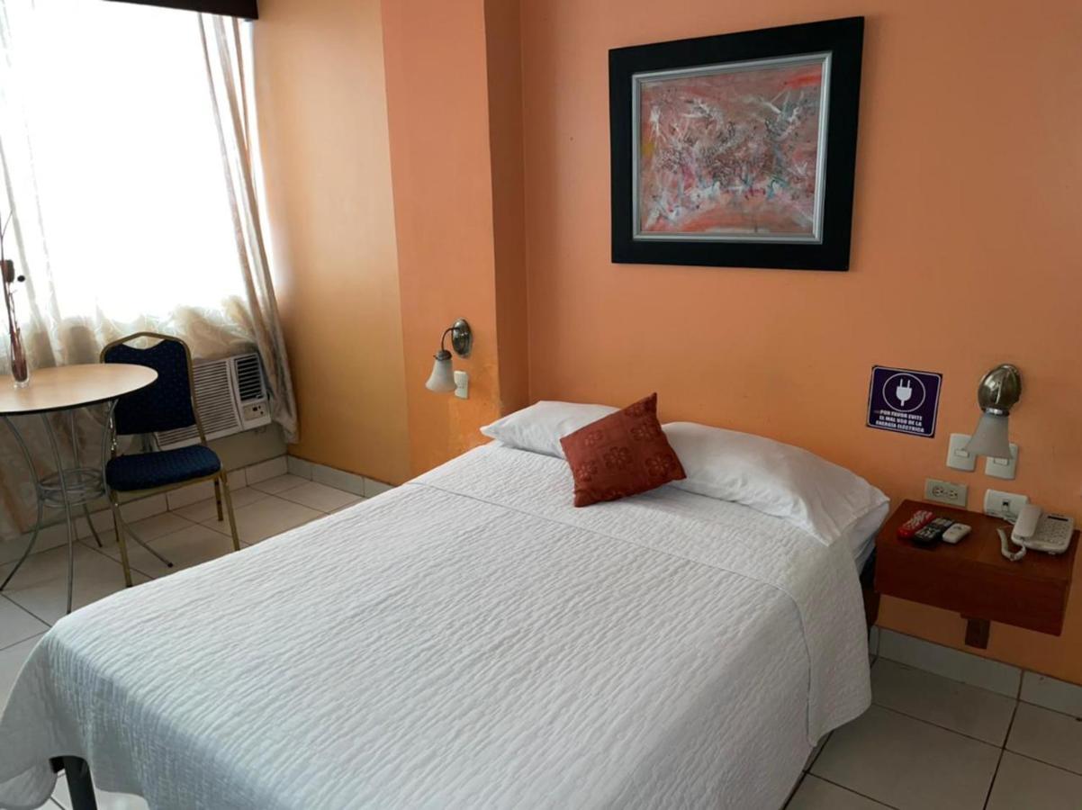 Tropical Inn Hotel Γκουαγιακίλ Εξωτερικό φωτογραφία