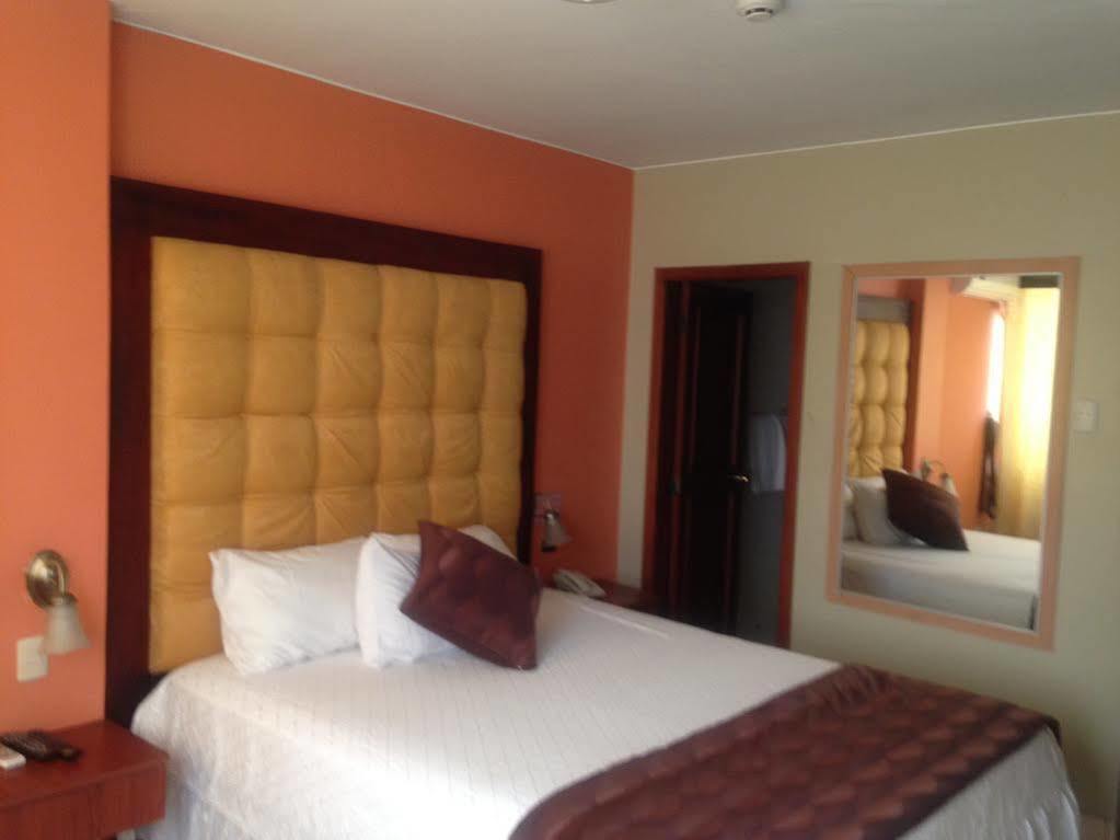 Tropical Inn Hotel Γκουαγιακίλ Εξωτερικό φωτογραφία