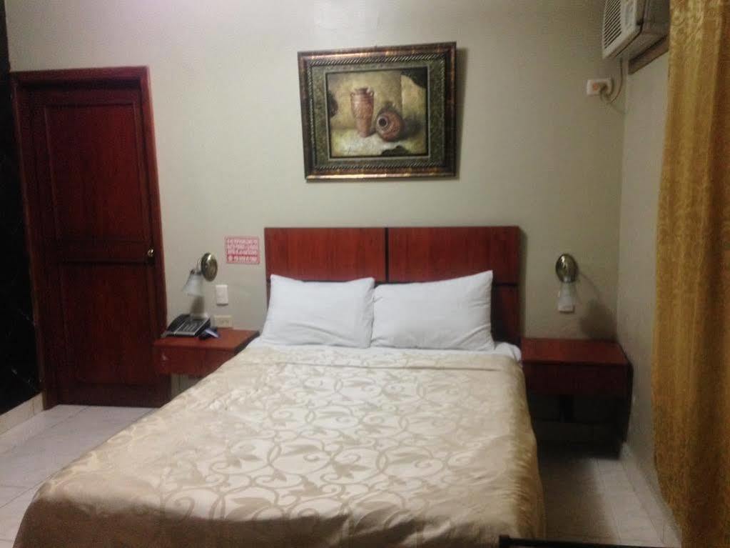 Tropical Inn Hotel Γκουαγιακίλ Εξωτερικό φωτογραφία
